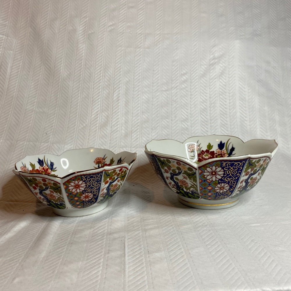 Japanese Imari ware ceramic bowls vintage floral.